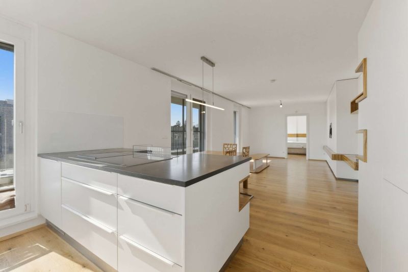 Dachgeschosswohnung mit hochwertigen Ma�m�beln, Terrasse, Klimaanlage & Stellplatz nahe Alten Donau /  / 1220&nbsp;Wien / Bild 5